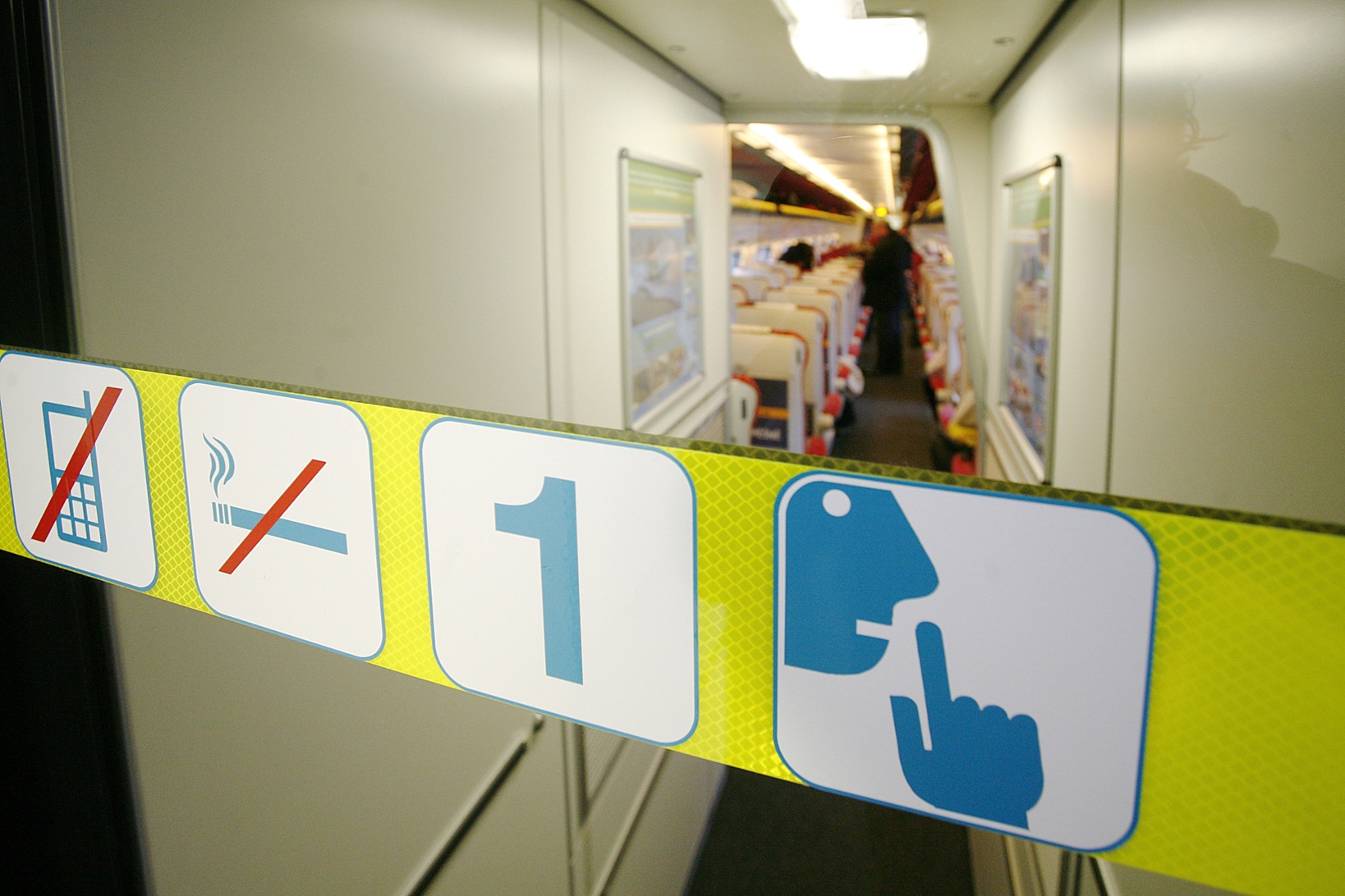 Tichý oddíl ve vlaku