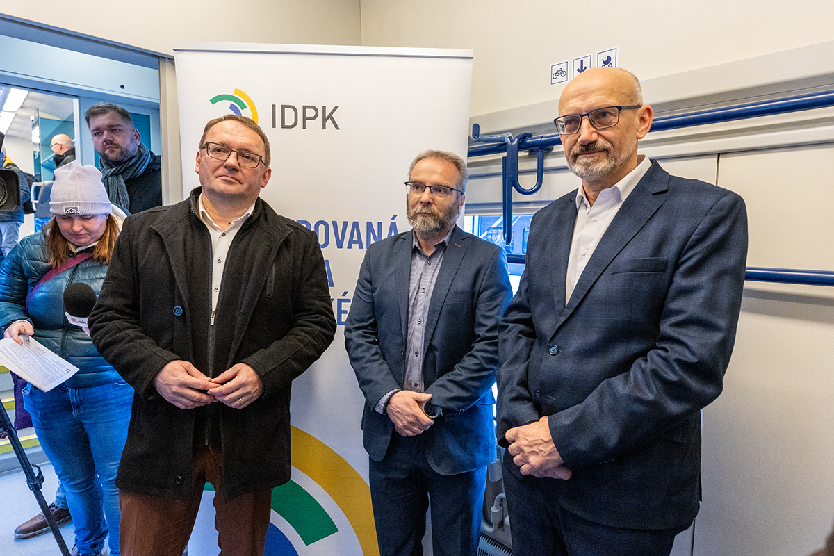 Slavnostní předání modernizovamého RegioSharku