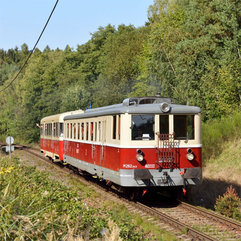 Historický motorák spojí ČD Muzeum se železničním depozitářem NTM